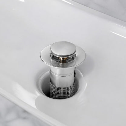 Ralo Universal com Filtro de inox instalado na pia branca