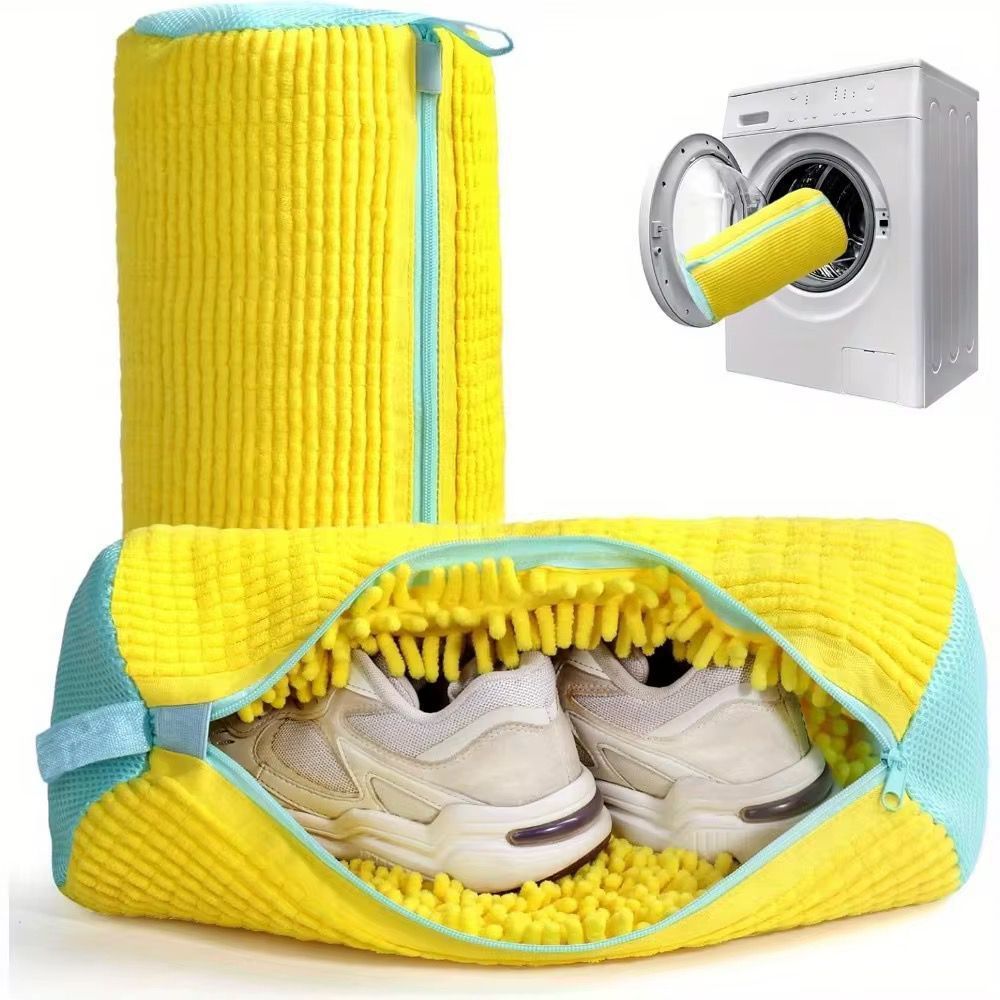 Saco protetor amarelo com tenis